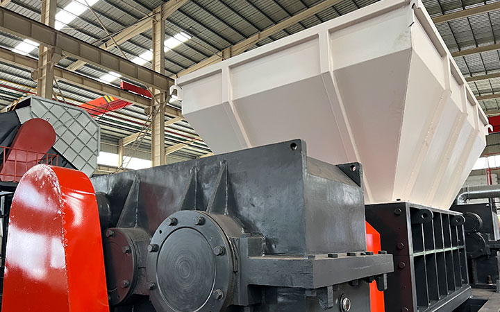 DS46系列 雙軸撕碎機工作原理